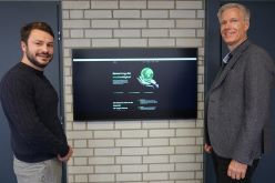 Gründer Luigi Ceci (links) und Prof. Dr.-Ing. Matthias Bahr, Rektor der Hochschule Biberach  Foto: HBC