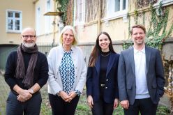 MINT-FiT Projektteam beim Kick-off am 10.12.2025 (von links): Prof. Dr. Michael Ewig, Prof. Dr. Martina Döhrmann, Nina Engel, Prof. Dr. Christopher Osterhaus (Projektleitung)  Quelle: Friedrich Schmidt  Copyright: Universität Vechta