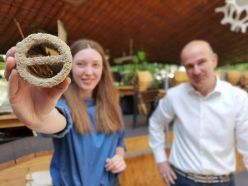 Die erforschte Biomineralisierung verursacht erheblich weniger Emissionen als die herkömmliche Zementproduktion. Zudem kann Biobeton potenziell komplett aus Abfallstoffen hergestellt werden.  Quelle: ILEK  Copyright: Universität Stuttgart