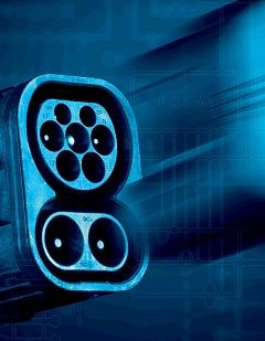 Stecker eines E-Autos PTB