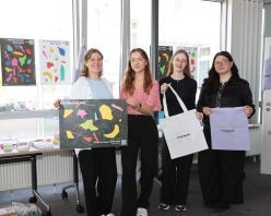 Projektteam Krickelakrak: Julia Heinemann, Marieke Finn, Gianina Schomacker, Lea Hartlein (v.l.). Nicht im Bild: Miriam Henke  Quelle: Nadine Metzler  Copyright: Hochschule Bremerhaven