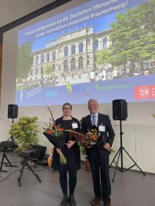 v.l.n.r.: Preisträgerin Dr. Marion C. Müller und Preisträger Dr. Stephan Winter  Quelle: Sarah Barnert